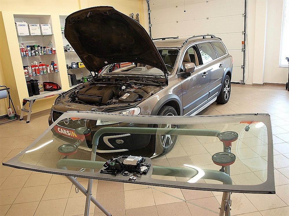 Volvo XC70 — Výměna čelního skla